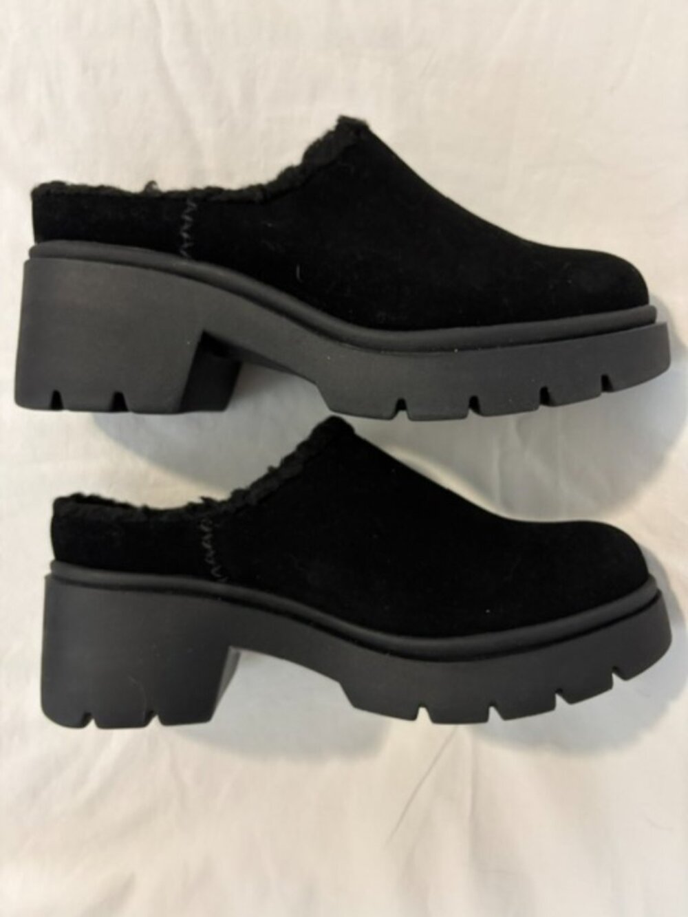 NWOT Skechers Women's Black Suede Cozy City Mule w/Faux Fur Lining Size 9